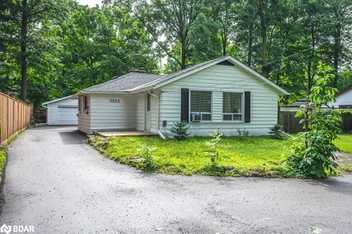 Family Home Near Uniplex Parks